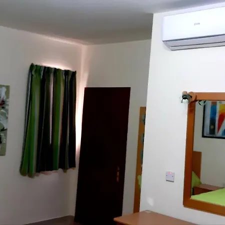 מלון דירות 'young'seven Saint Julian's