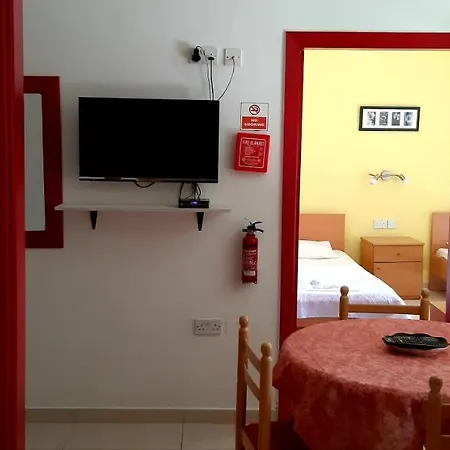 'young'seven 2* Saint Julian's