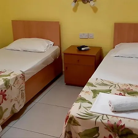 'young'seven Saint Julian's