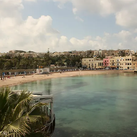 'young'seven מלון דירות 2*