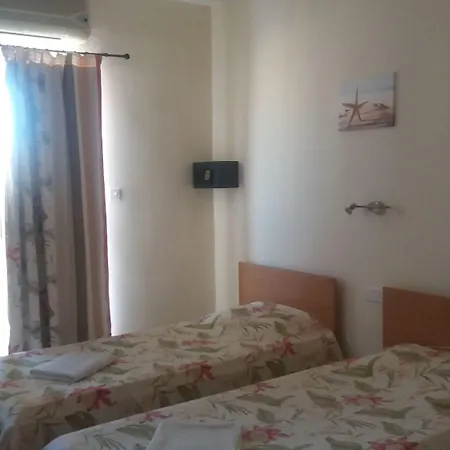 'young'seven Saint Julian's