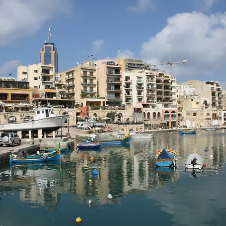 מלון דירות 'young'seven 2*