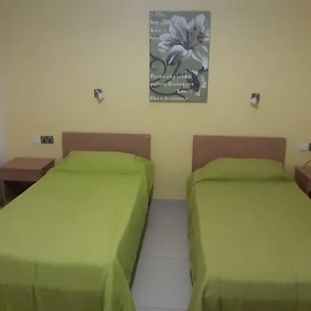 'young'seven 2* Saint Julian's