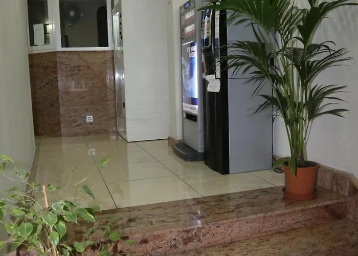 'young'seven St. Julian's