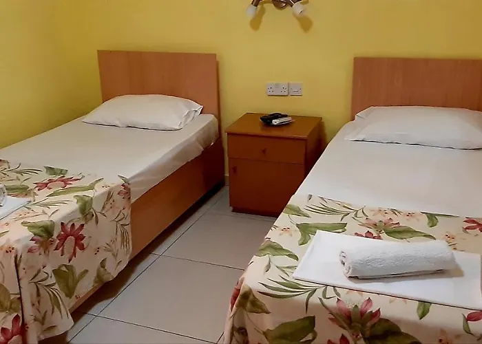 'young'seven St. Julian's