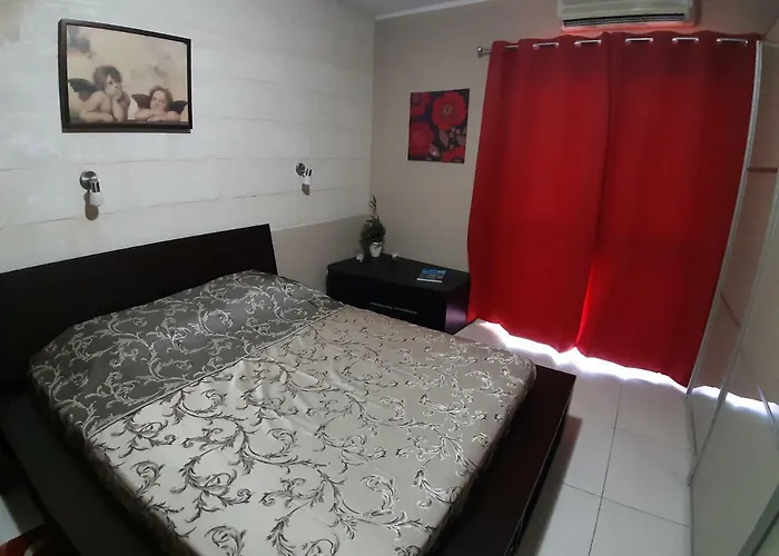 'young'seven Saint Julian's